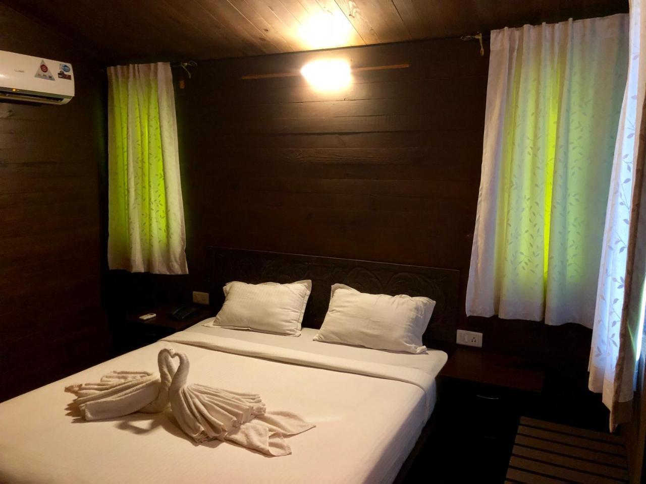 Mandrem Village Resort Exterior photo